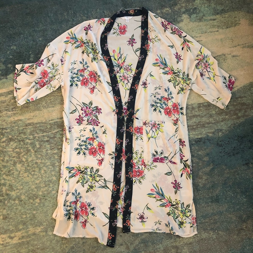 Time and Tru beautiful Multi Colored Kimono XL